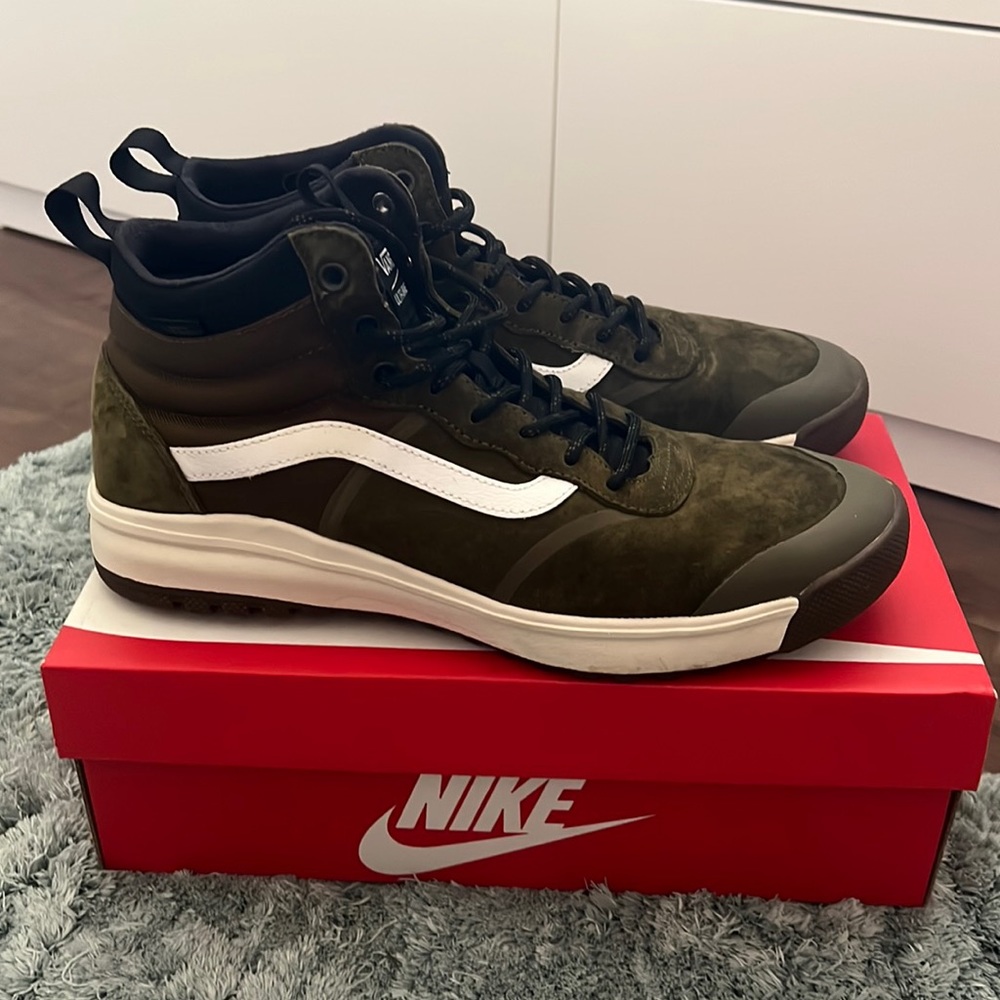 vans ultrarange hiking shoe